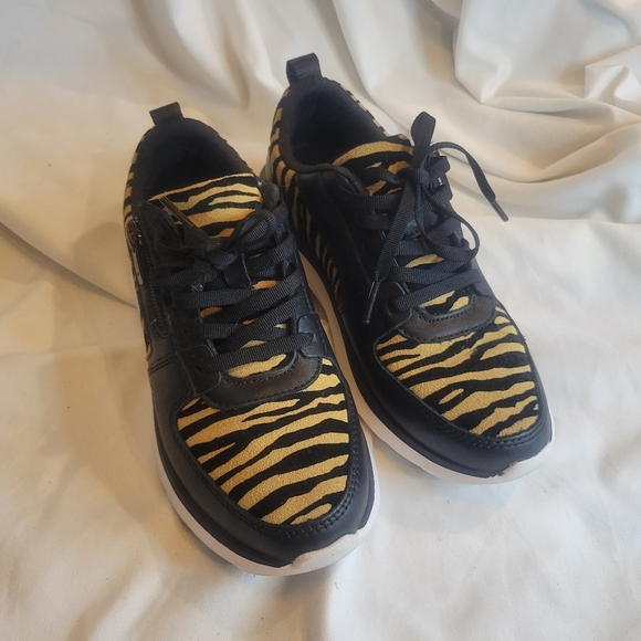Vionic like new sneakers zip zebra print super comfy - Picture 8 of 8